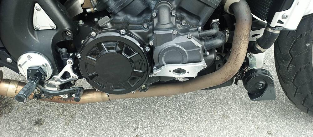 Yamaha VMAX (2008 - 17) (8)