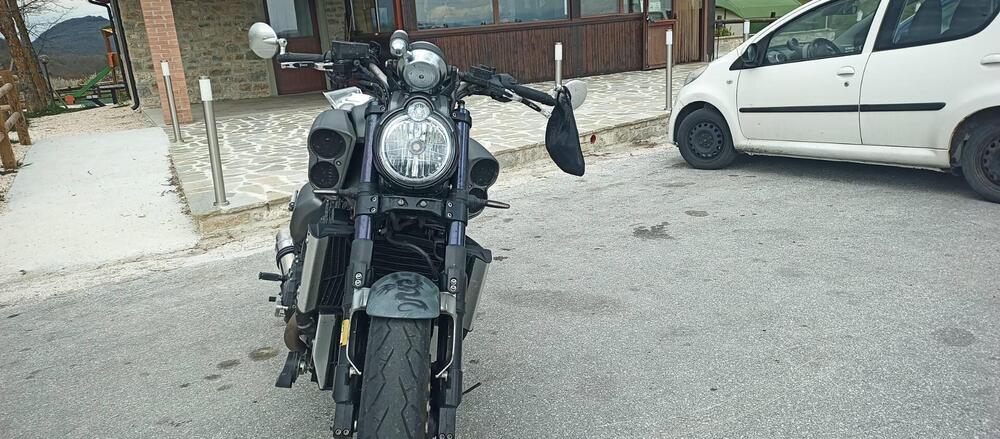 Yamaha VMAX (2008 - 17) (12)