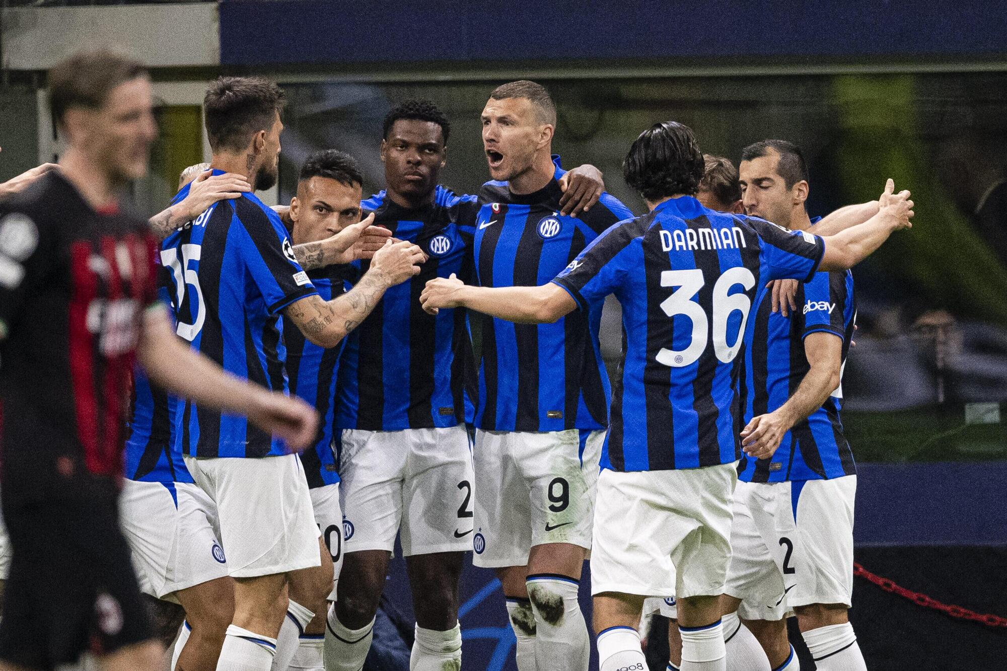 L&#039;esultanza dell&#039;Inter durante la semifinale di andata vinta col Milan