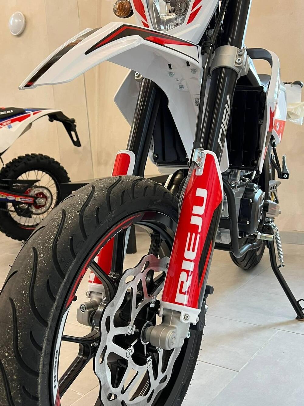 Rieju MRT 50 Supermotard (2021 - 25) (15)