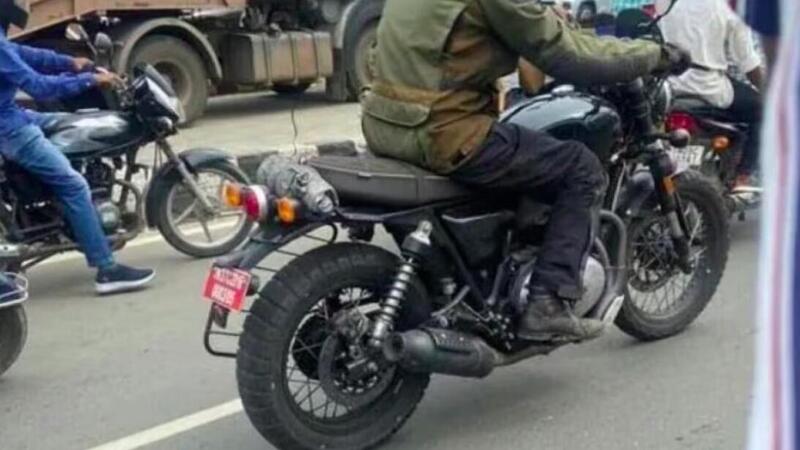 Ecco un&#039;anteprima della nuova scrambler 650 di Royal Enfield [FOTO SPIA]