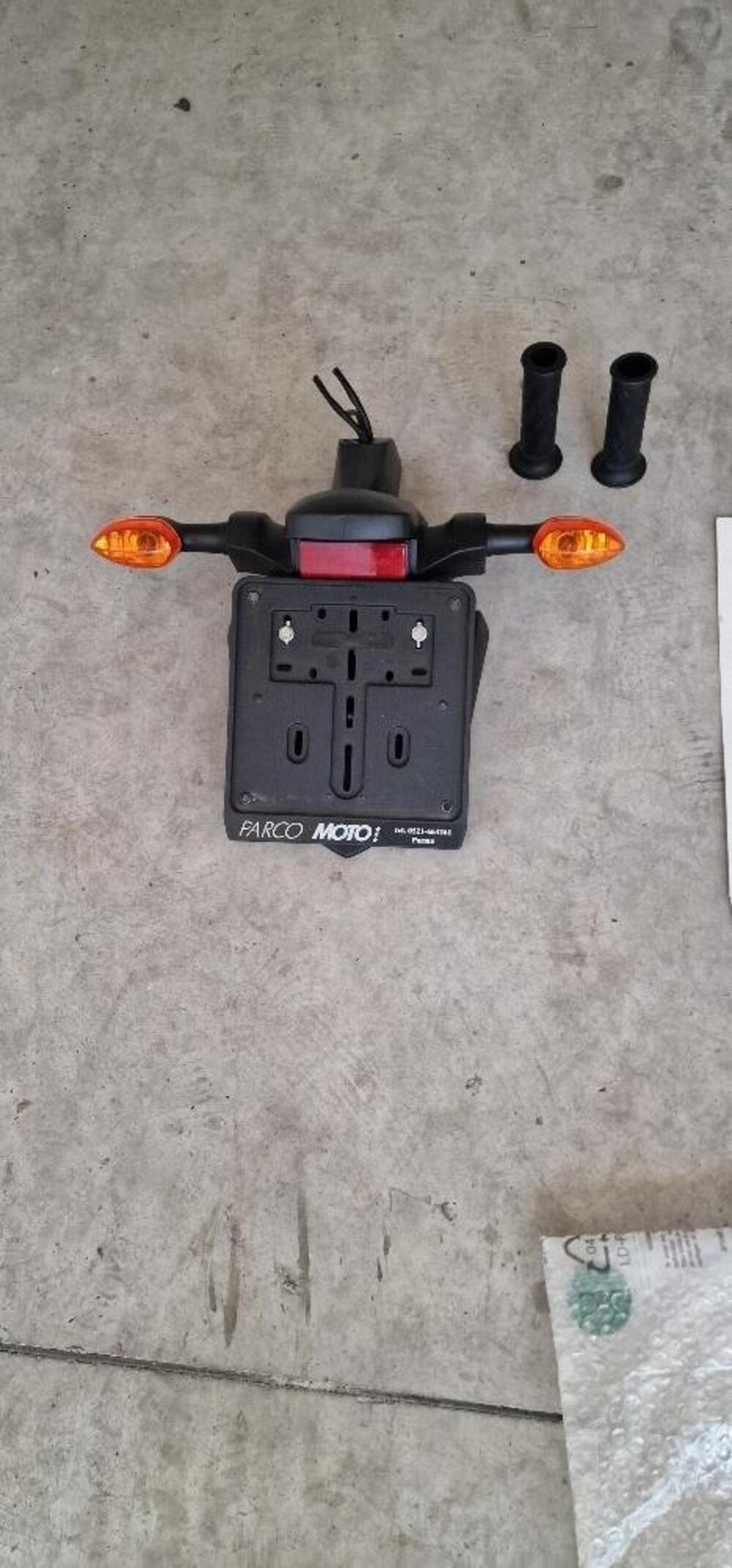 accessori R1 modello 2008/20010 come nuovo Yamaha (2)