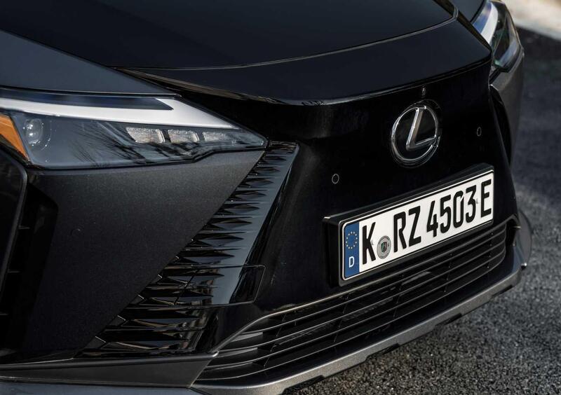 Lexus RZ (15)