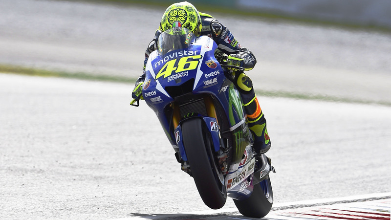 Rossi: &quot;La Yamaha M1 2015 va meglio della 2014&quot;