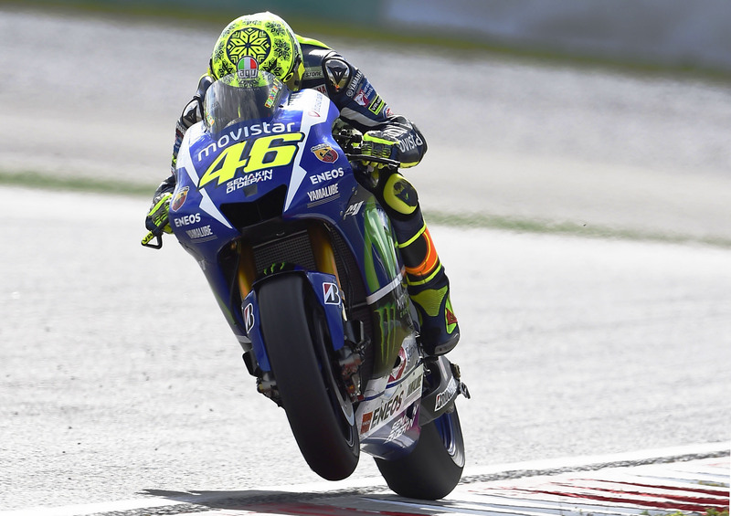 Rossi: &quot;La Yamaha M1 2015 va meglio della 2014&quot;