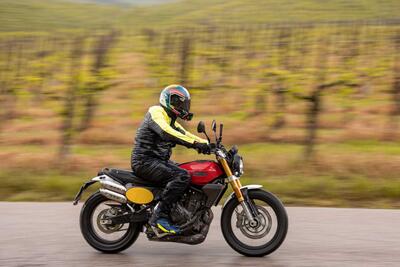 Fantic Caballero 700 TEST! Pregi e difetti della prima bicilindrica della Casa italiana [VIDEO]