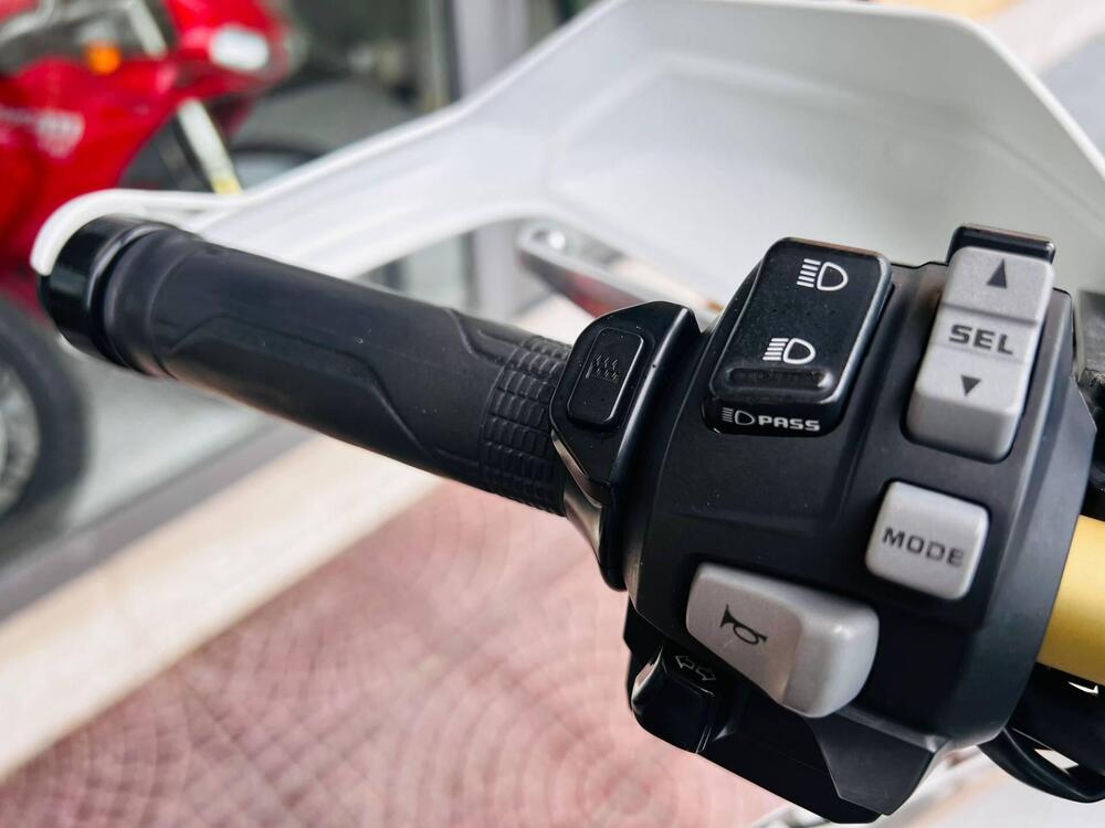 Honda Africa Twin CRF 1000L Adventure Sports (2018 - 19) (2)