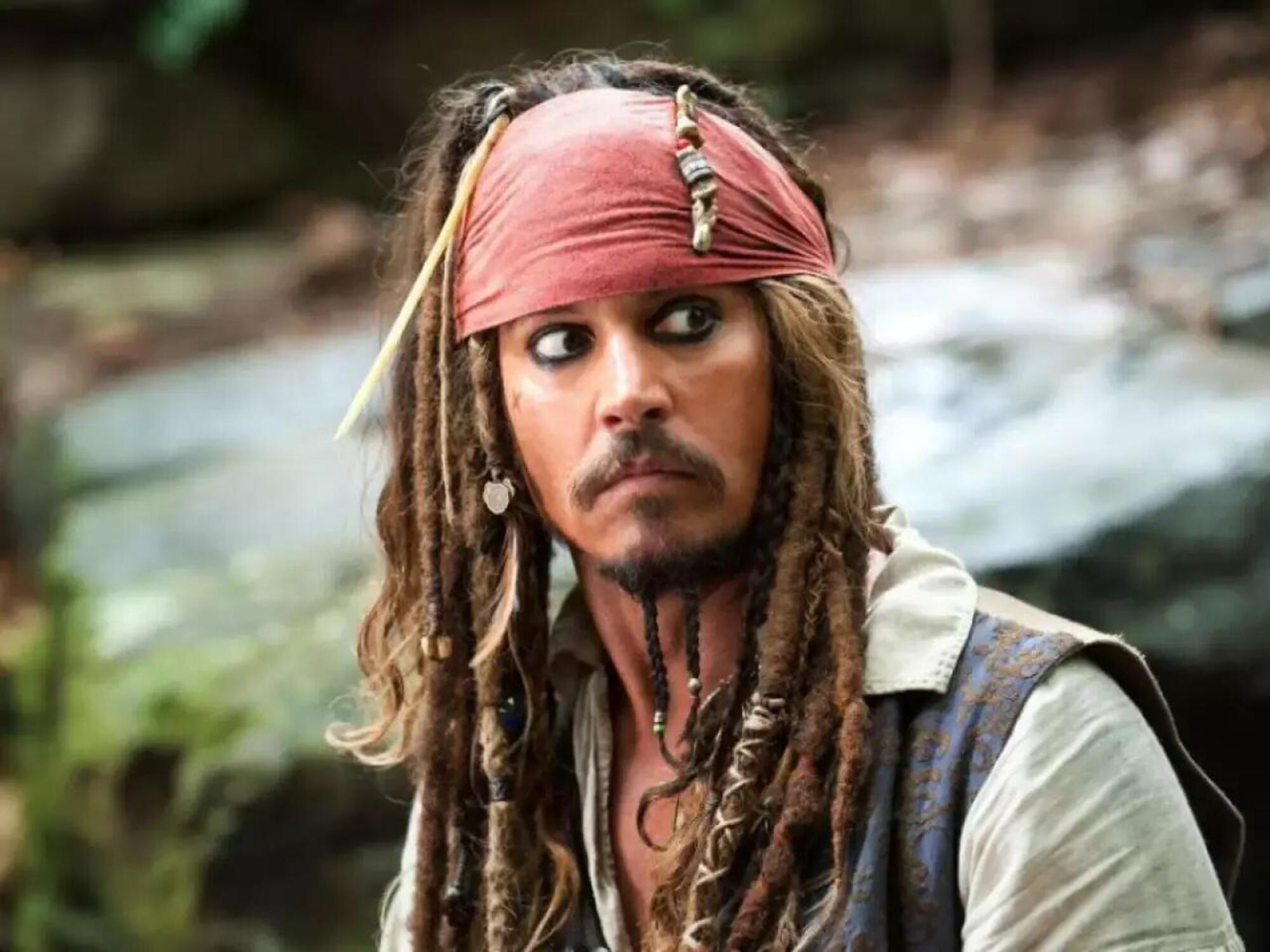 Johnny Depp nei panni del pirata Jack Sparrow
