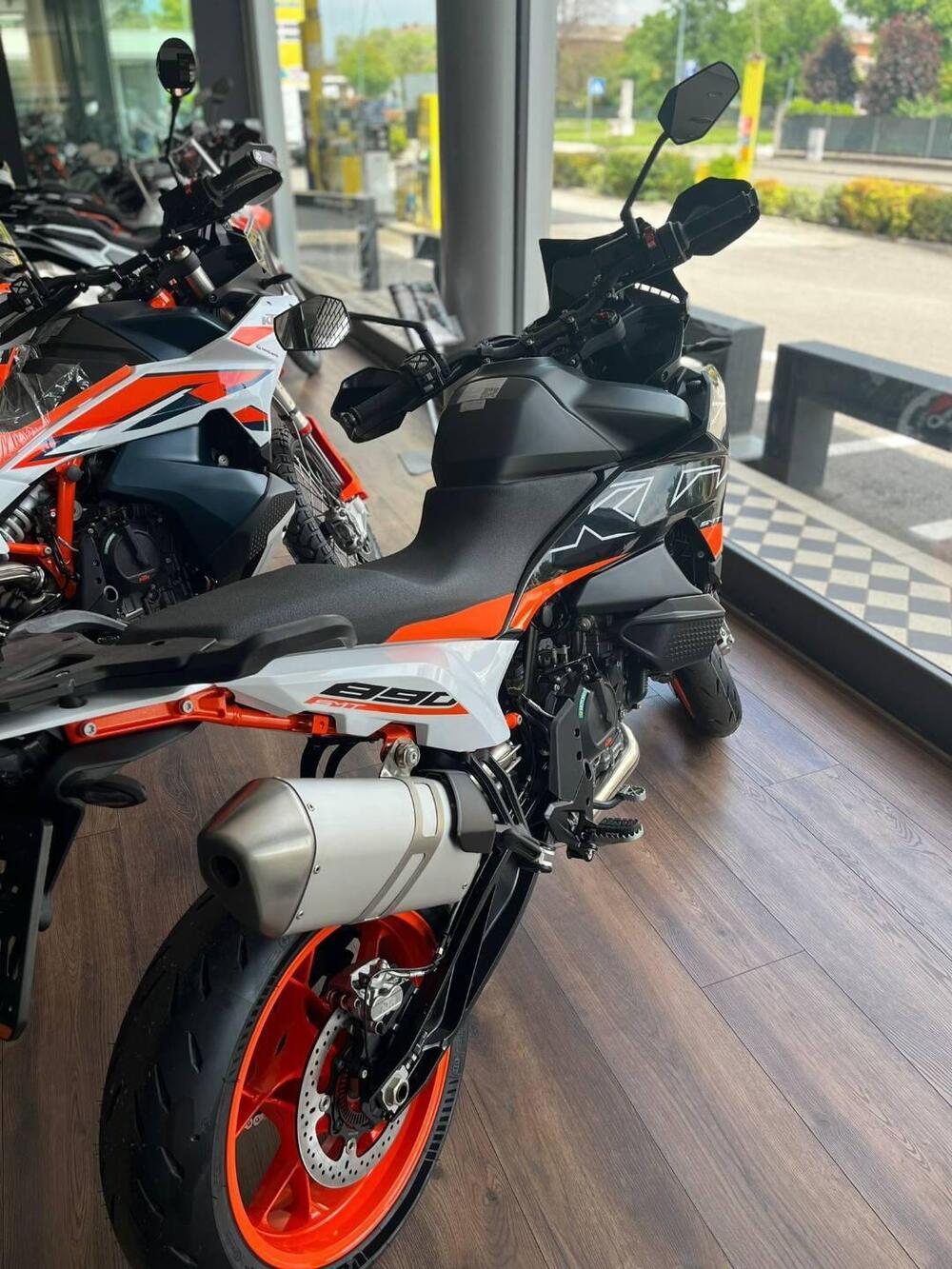 KTM 890 SMT (2023 - 26)