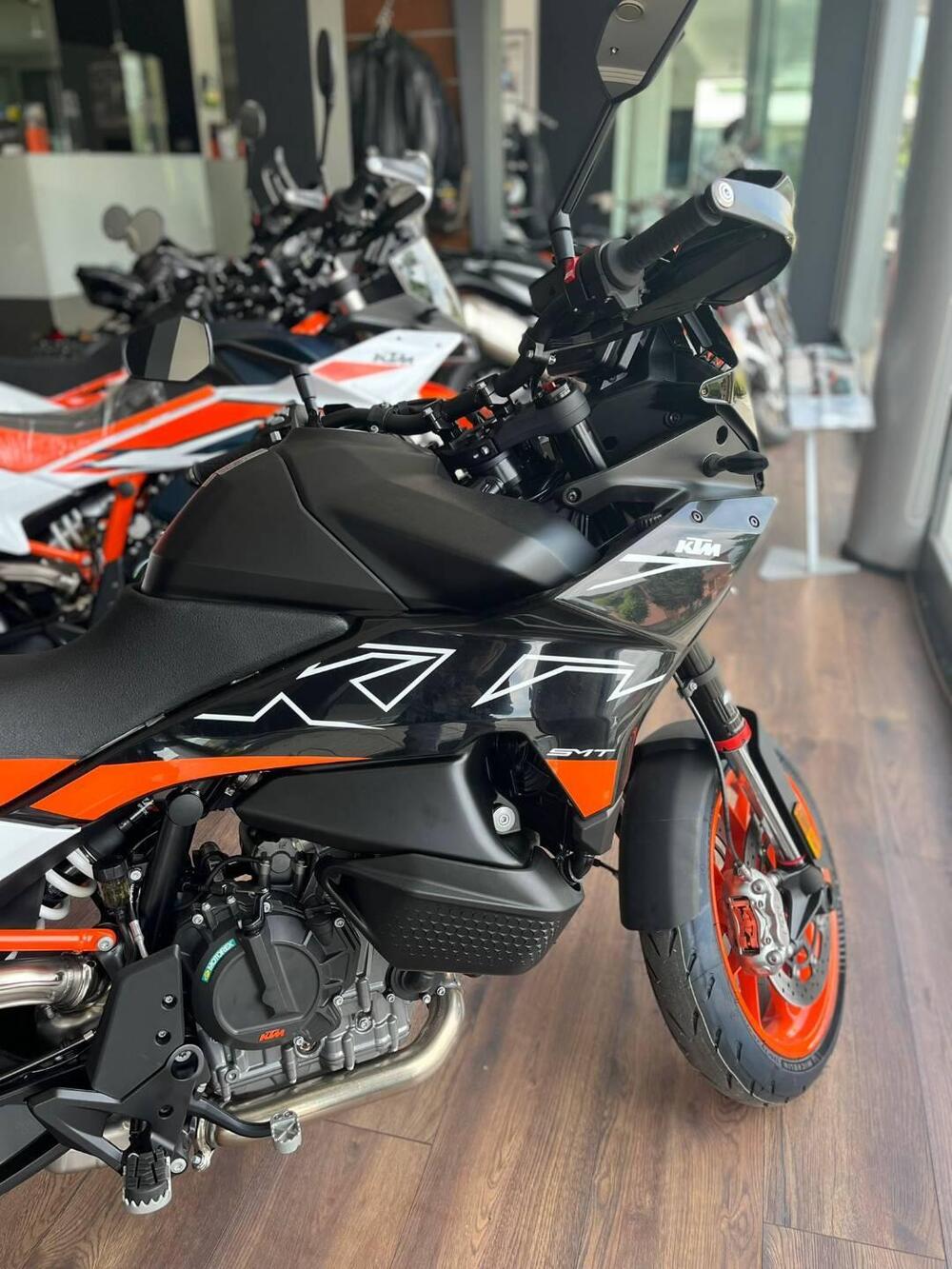 KTM 890 SMT (2023 - 26) (2)