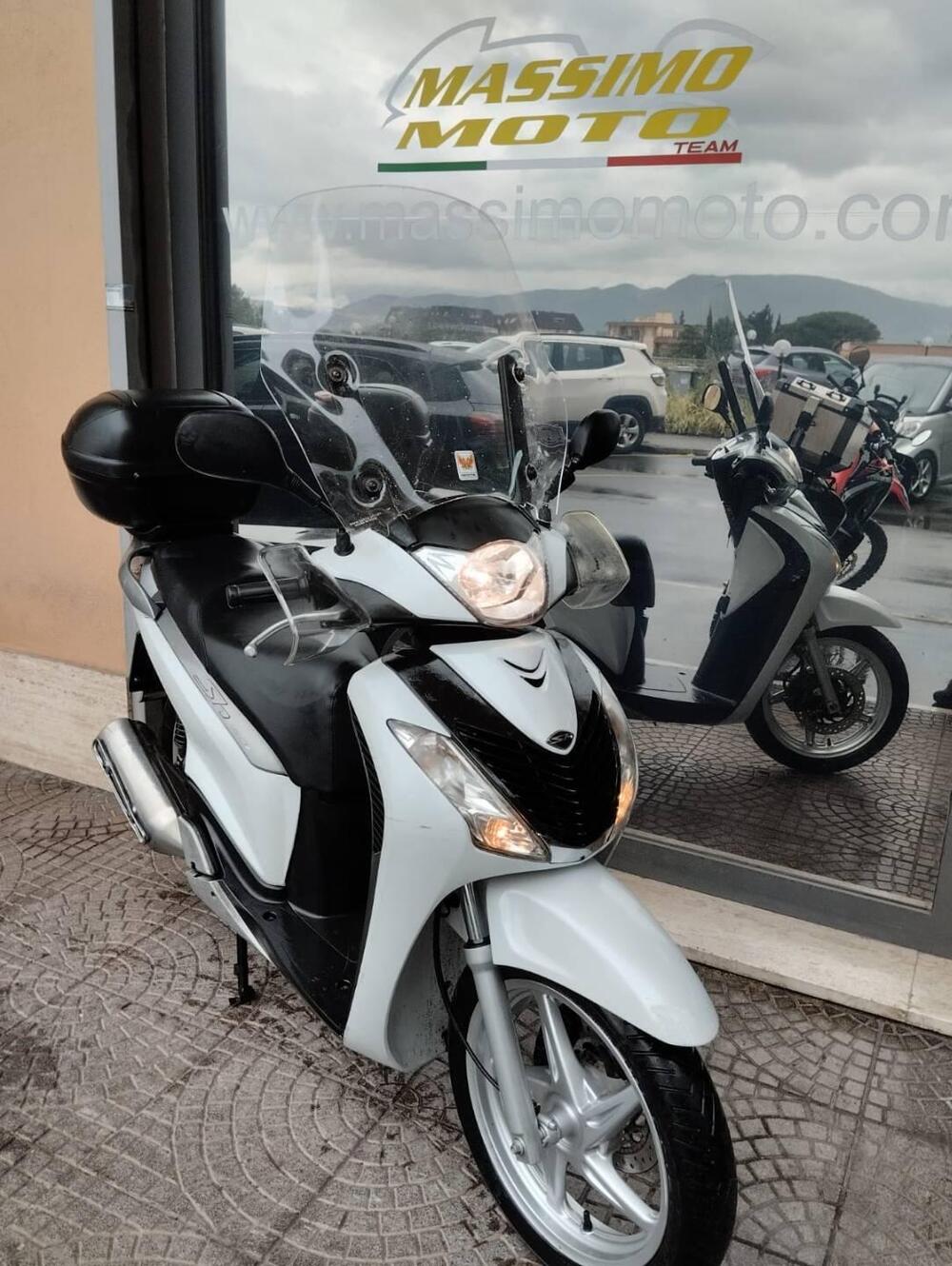 Honda SH 150 i (2009 - 12) (2)