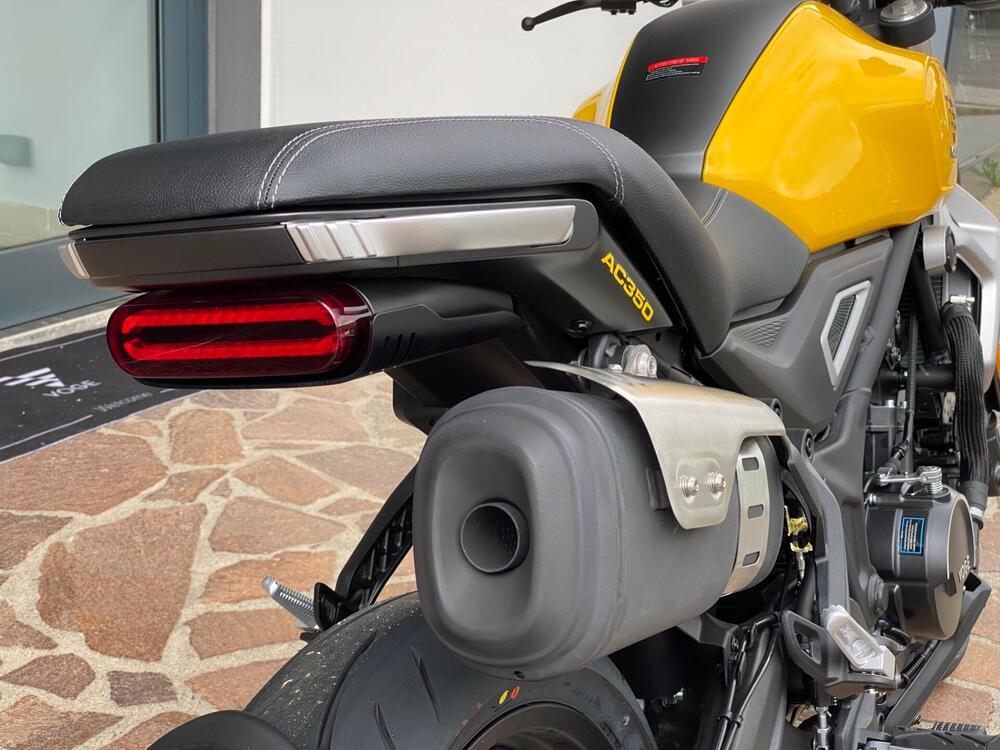 Voge Trofeo 350AC (2022 - 25) (5)