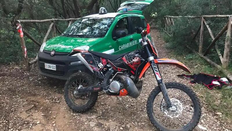 Fanno enduro nel Parco dei Colli Euganei. Beccati dai carabinieri