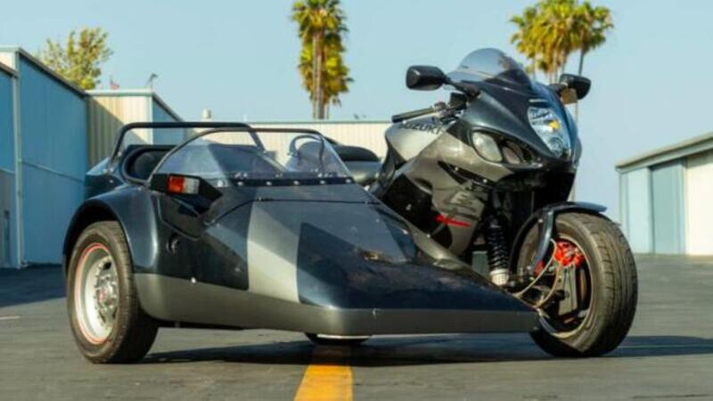 E voi l&#039;avete mai vista una Suzuki Hayabusa sidecar? In questo container c&#039;&egrave; di tutto [VIDEO]