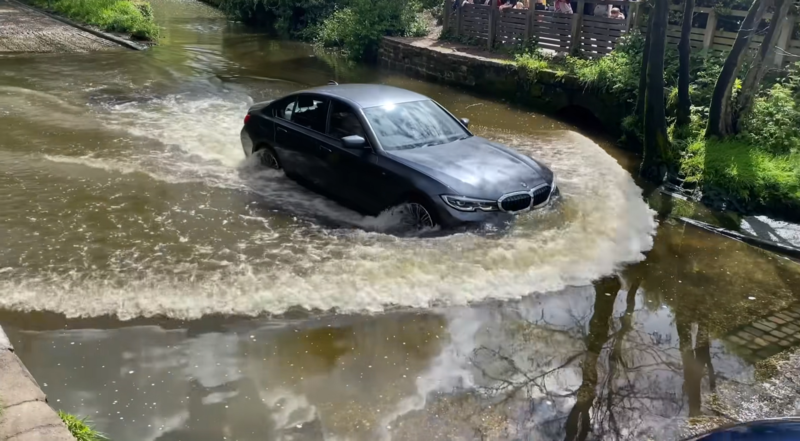 Come si affronta un guado? Alla minima velocit&agrave;