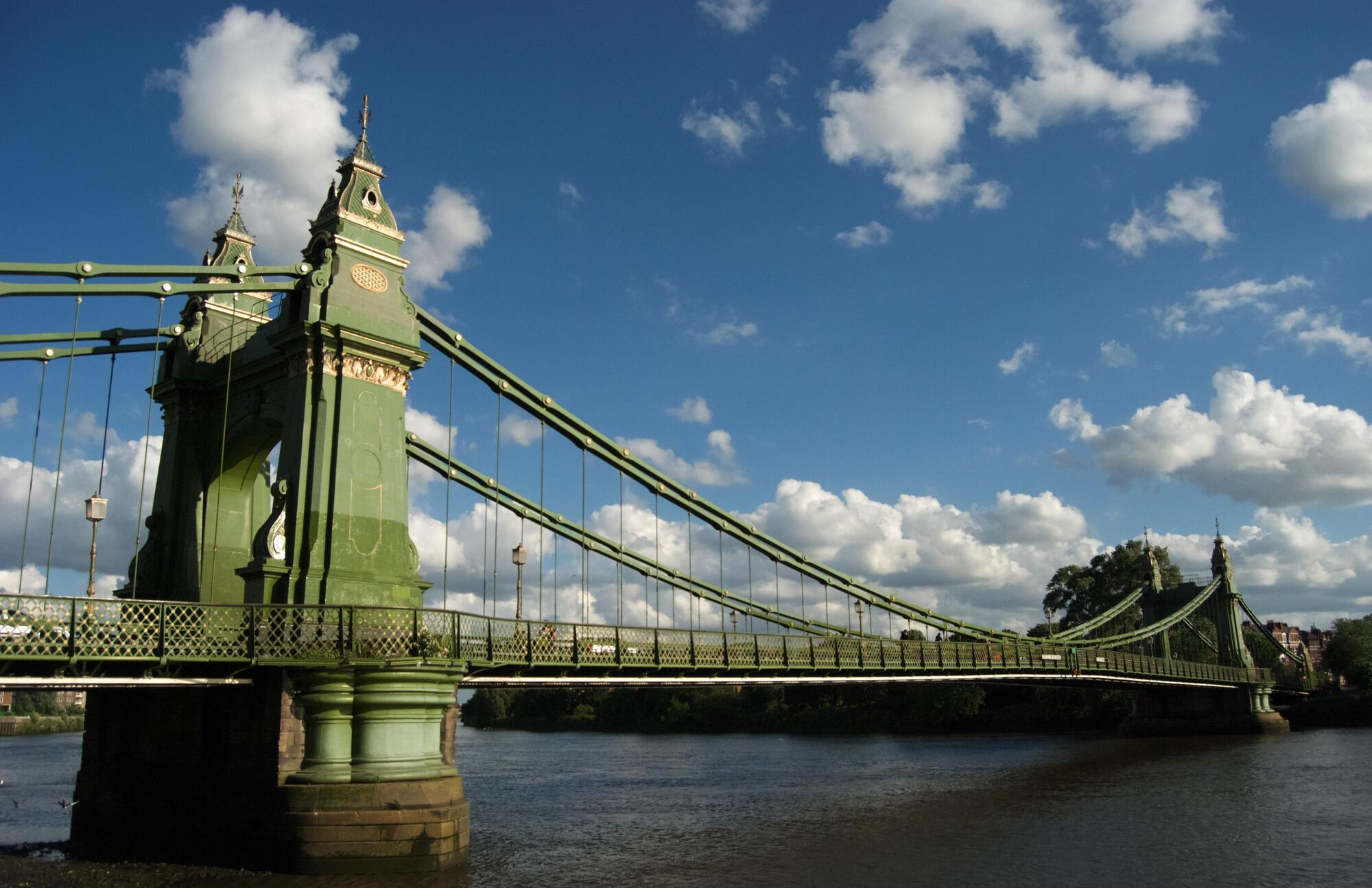 Il ponte Hammersmith di Londra 