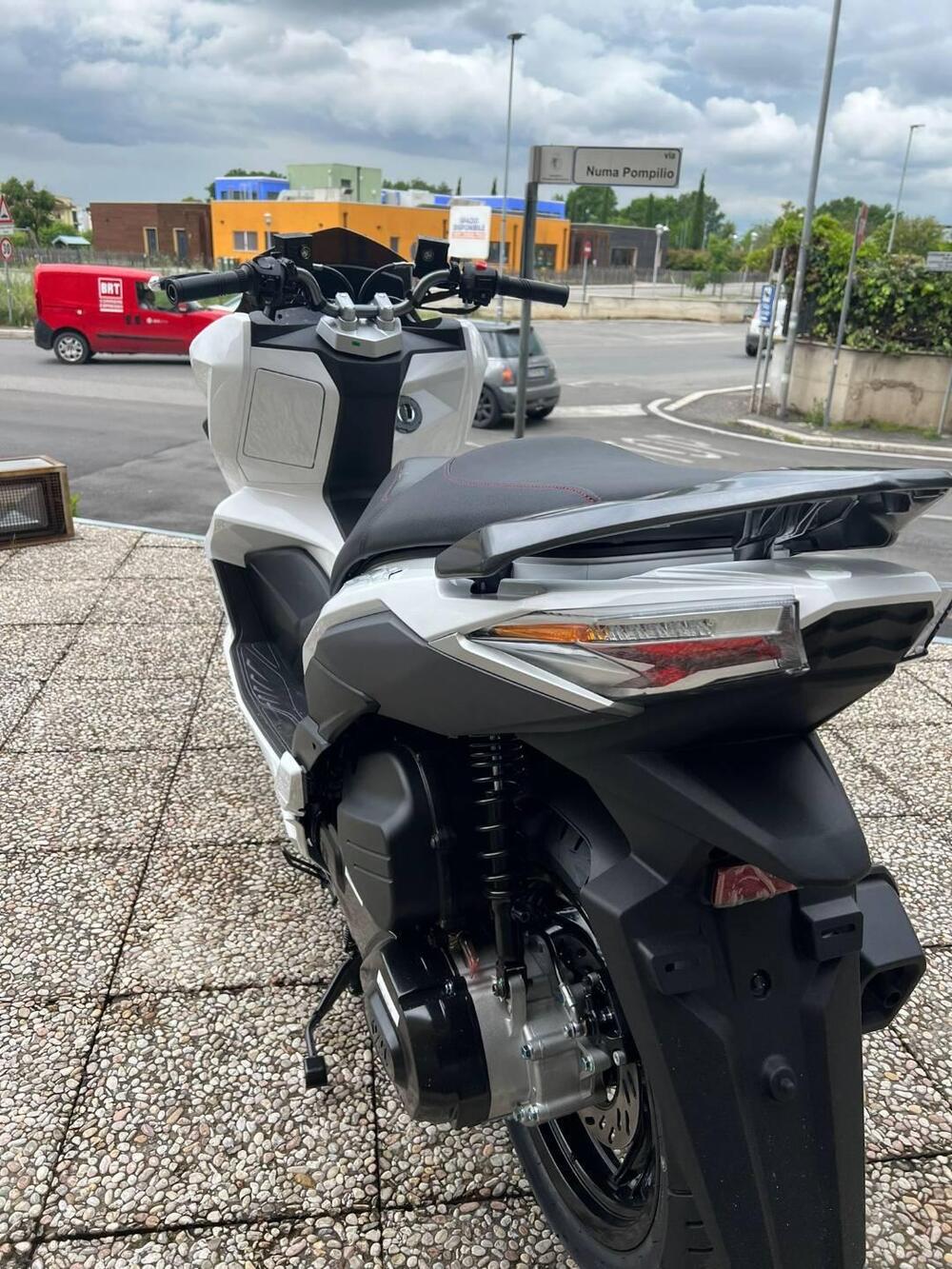 Sym Jet X 125 (2021 - 25) (4)