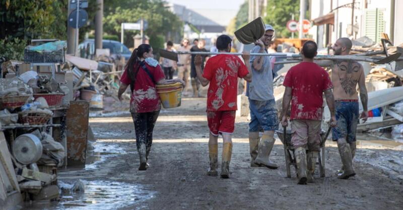 Alluvione in Emilia Romagna, FMI e motociclisti/1: un&rsquo;Armata Pronta a Intervenire, ma Solo i Singoli Soldati Possono Farlo