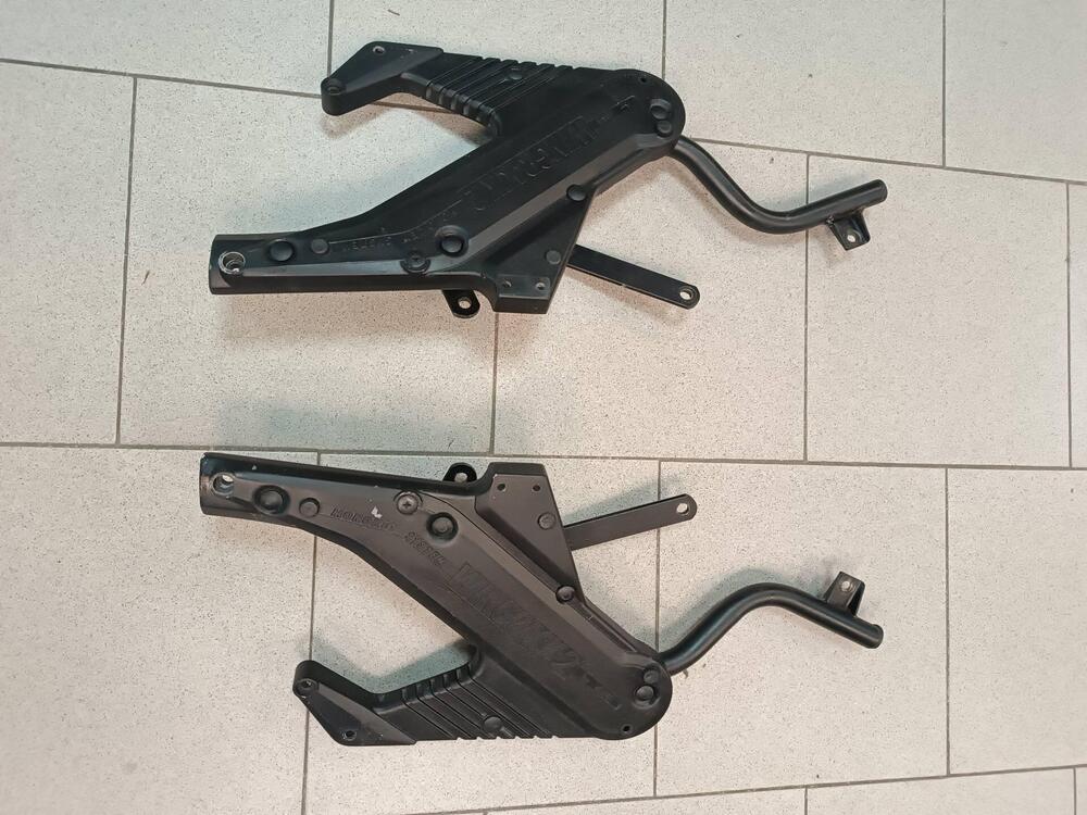 Supporti valigie Triumph Trident Givi (4)