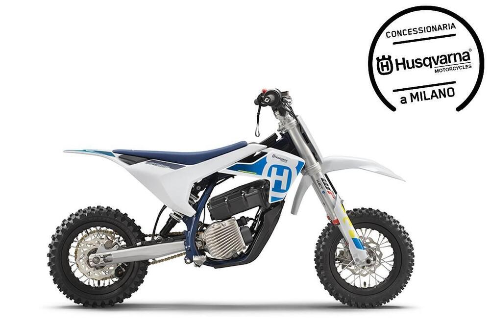 Husqvarna EE 3 (2023 - 24)