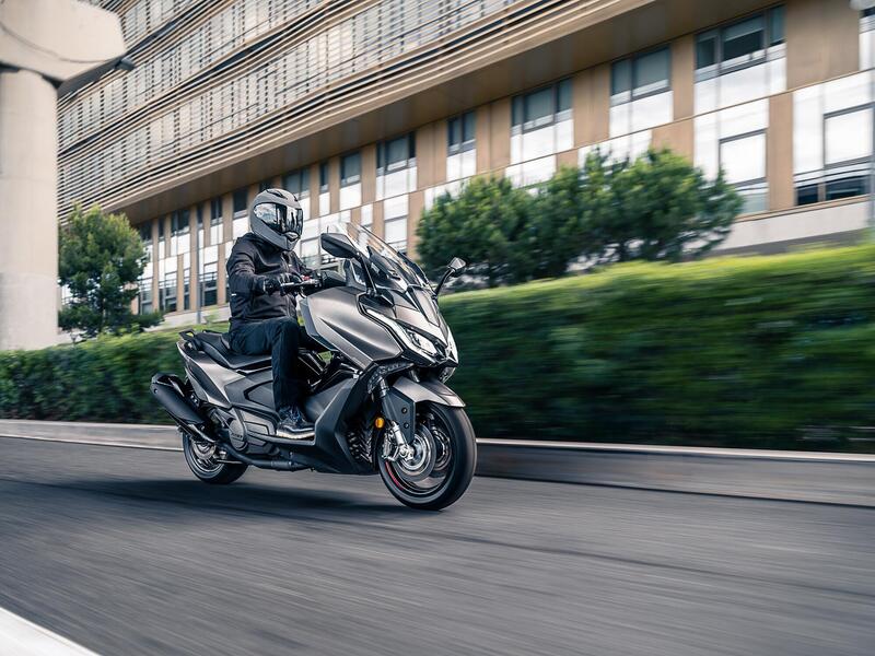 Il Kymco AK 550 diventa Premium: ecco foto e prezzo