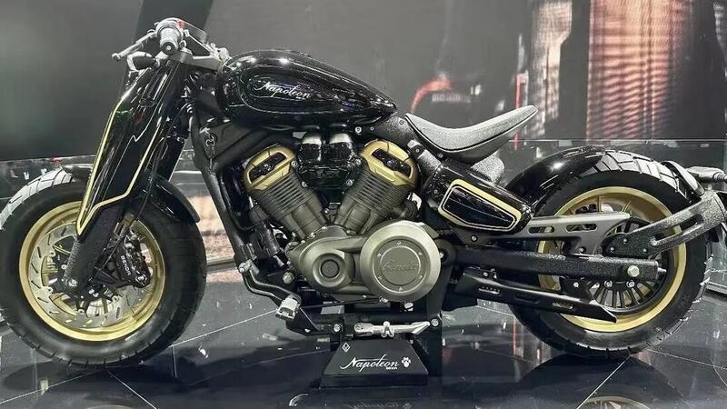 Benda fa una bobber che si crede Napoleone [GALLERY]