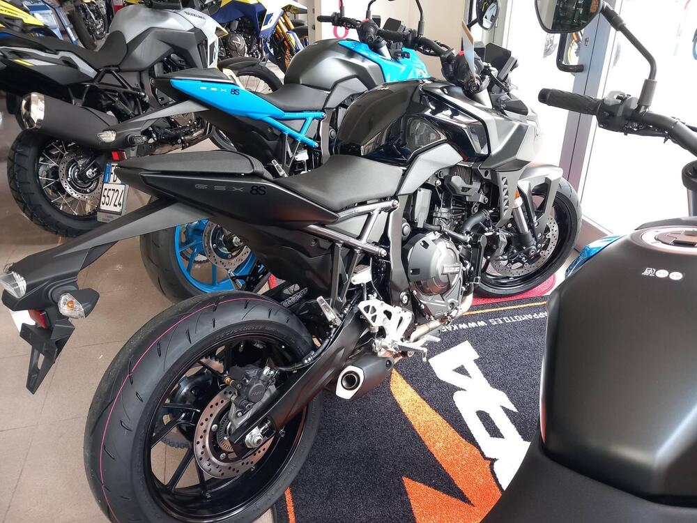 Suzuki GSX-8S (2025) (2)