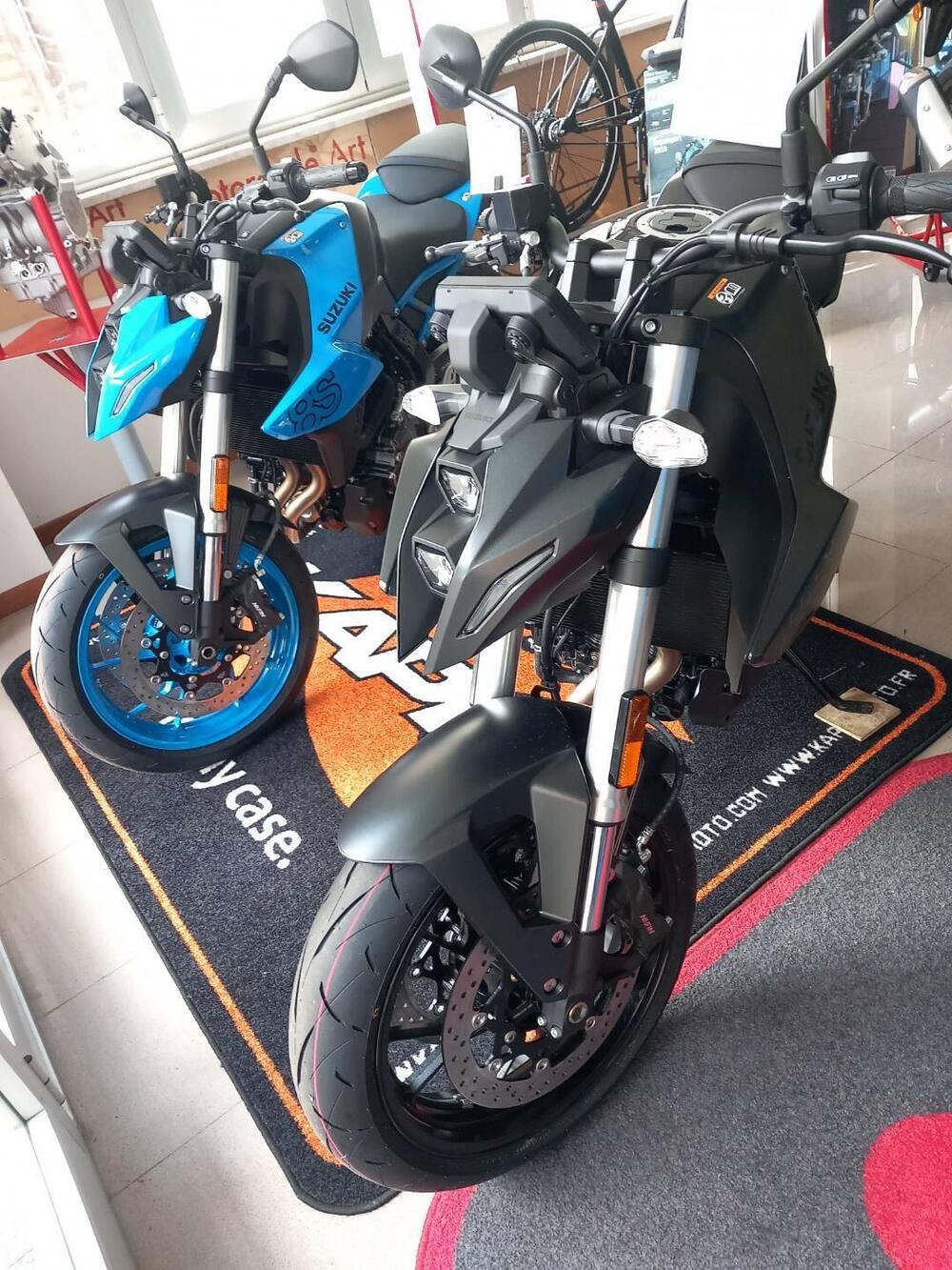 Suzuki GSX-8S (2025) (3)