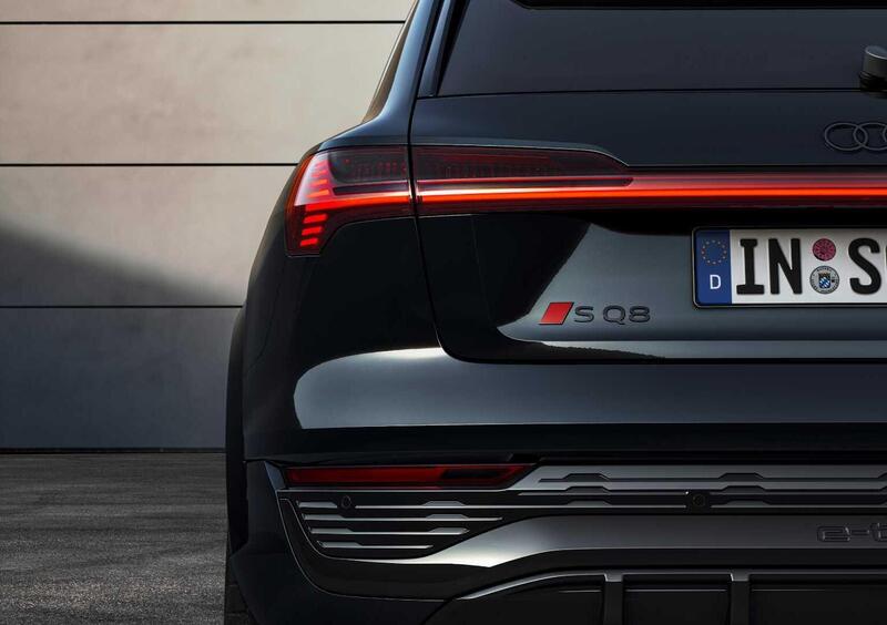 Audi SQ8 (2023-25) (12)