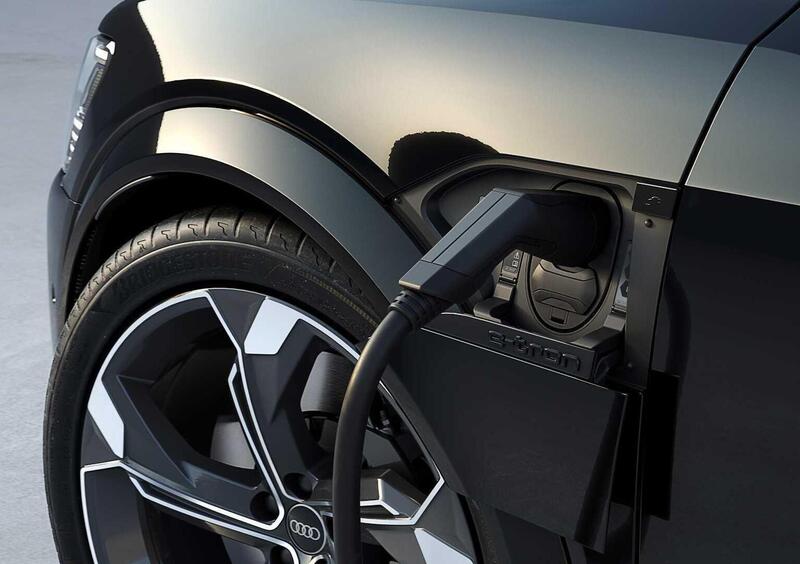 Audi SQ8 (2023-25) (15)