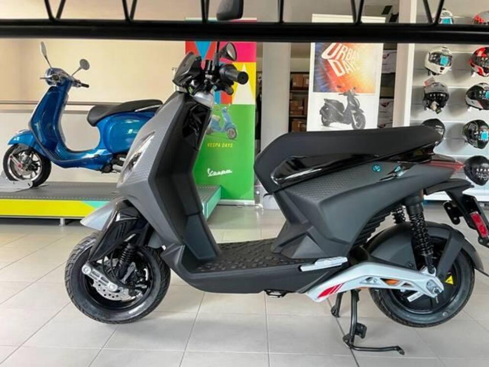 Piaggio 1 Active PMP (2022 - 23) (3)