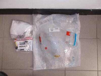 Cupolino universale trasparente Givi con attacchi