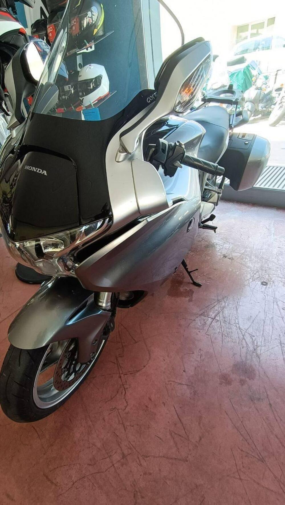 Honda VFR 1200 F DCT ABS (2010 - 16) (3)