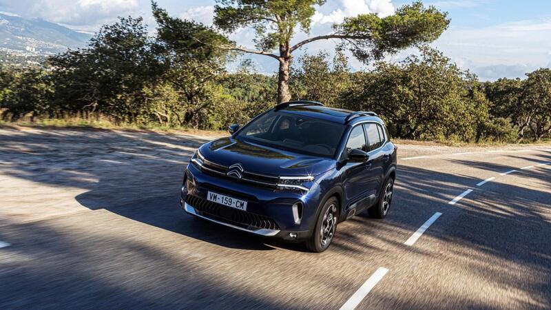 Citroen C5 Aircross 2023, ecco i prezzi della nuova ibrida