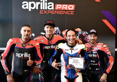 Aprilia Pro Experience - Misano 2023: l'evento esclusivo in pista all'inseguimento di Max Biaggi. Ecco com'è andata [VIDEO]