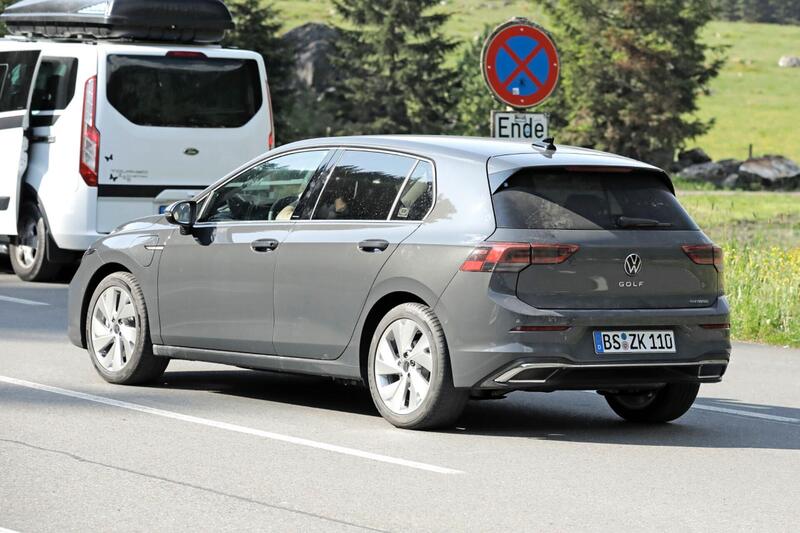 Volkswagen Golf 2023, il nuovo facelift &egrave; in arrivo [Foto Spia]