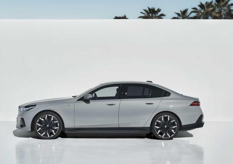 BMW i5 (5)