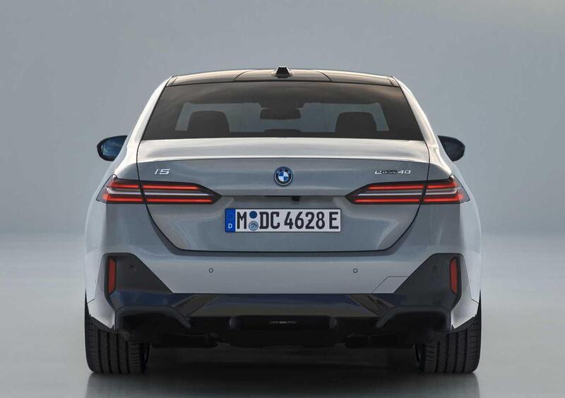 BMW i5 (9)