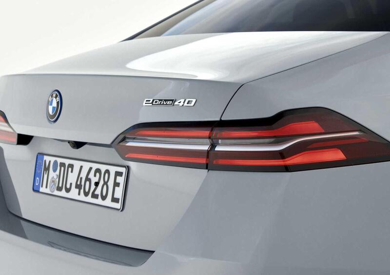 BMW i5 (19)