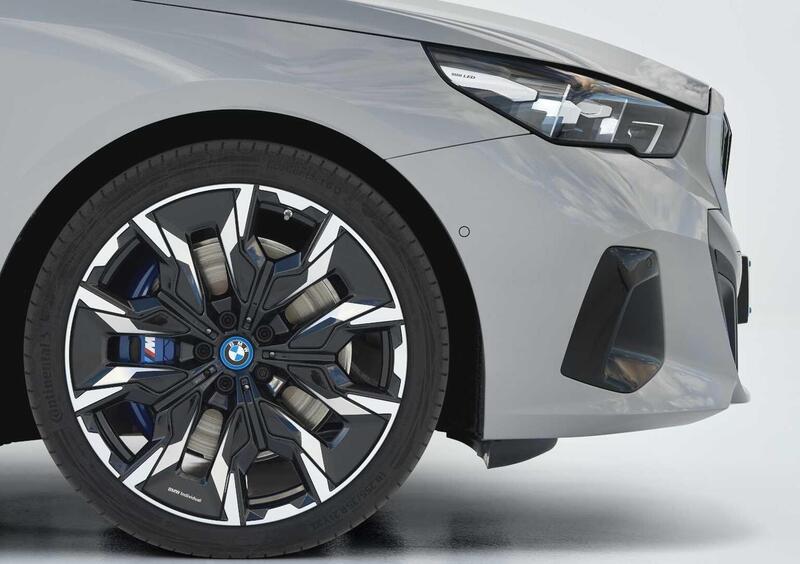 BMW i5 (22)
