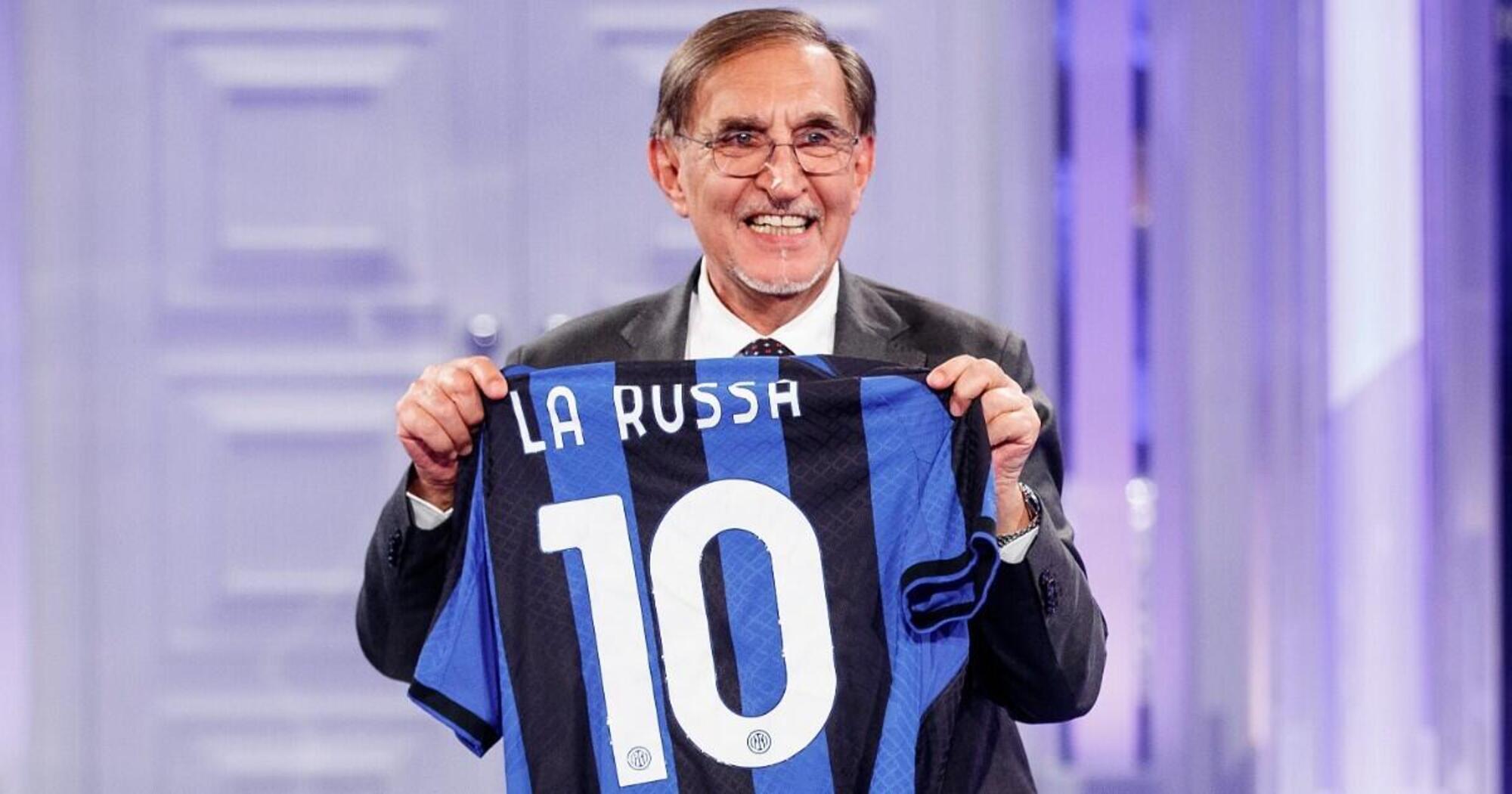 Ignazio La Russa con la maglia dell&#039;Inter