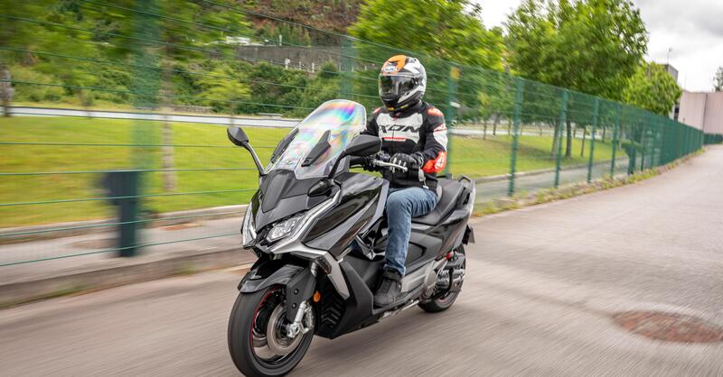 Kymco AK 550 Premium TEST: ora &egrave; anche &quot;Touring&quot;