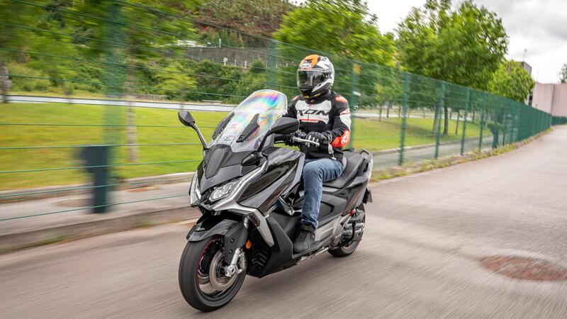 Kymco AK 550 Premium TEST: ora &egrave; anche &quot;Touring&quot;