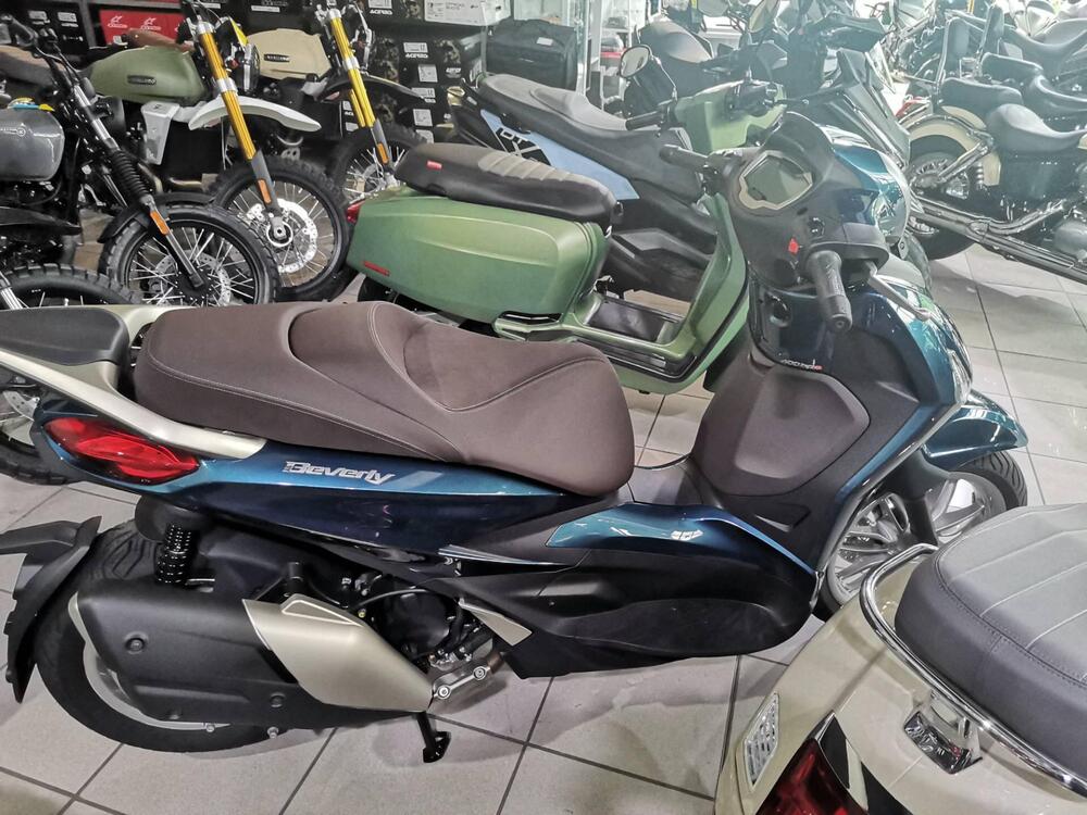 Piaggio Beverly 400 ABS-ASR (2021 - 24) (2)