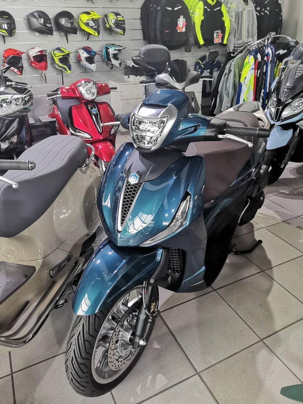 Piaggio Beverly 400 ABS-ASR (2021 - 24) (4)