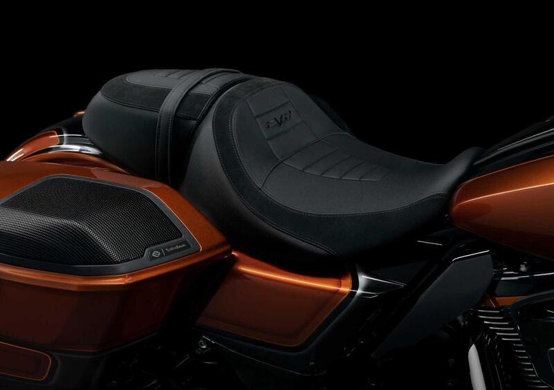 Harley-Davidson CVO - Custom Vehicle Operations CVO Street Glide (2023) (18)