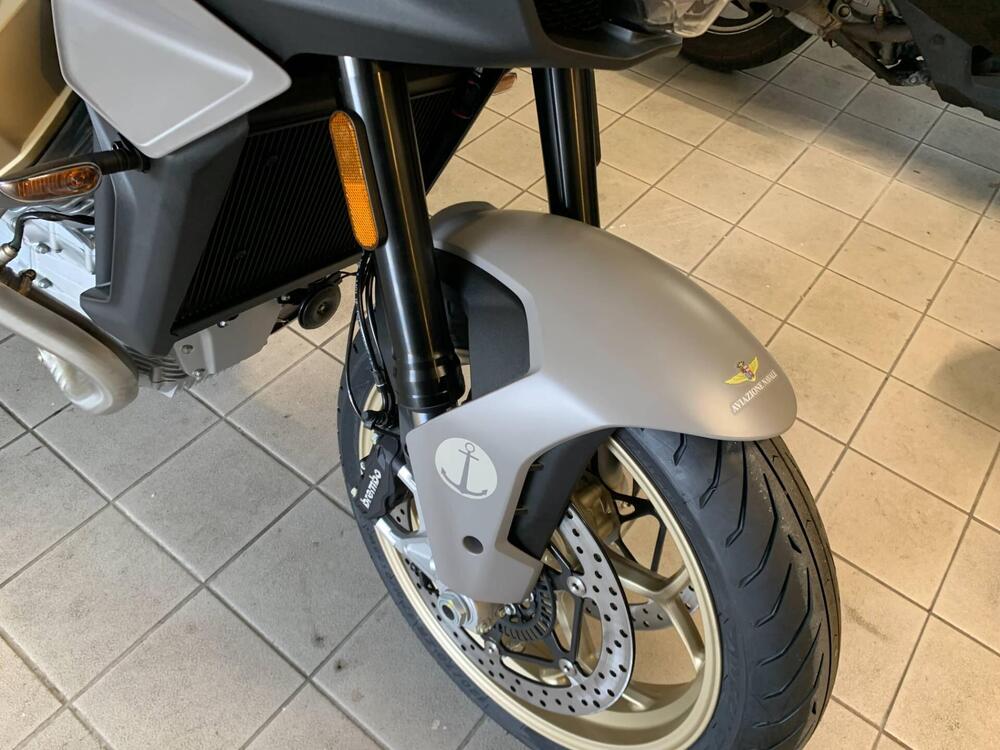 Moto Guzzi V100 Mandello Aviazione Navale (2023 - 24) (8)