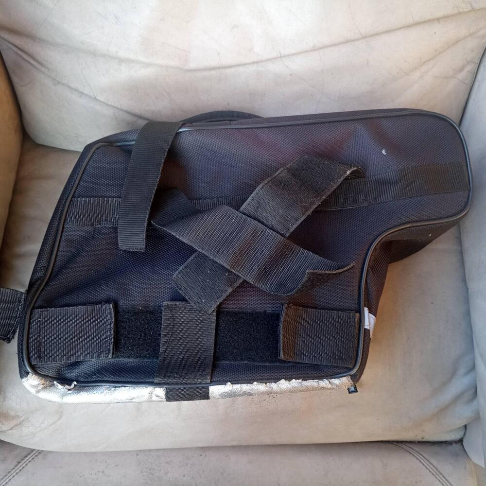 Coppia borse originali Ducati performance per Mons (6)