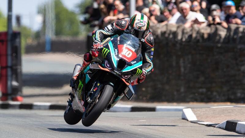 Tourist Trophy: verso la resa dei conti, con Hickman da record e Dunlop fuori dalla Supertwin