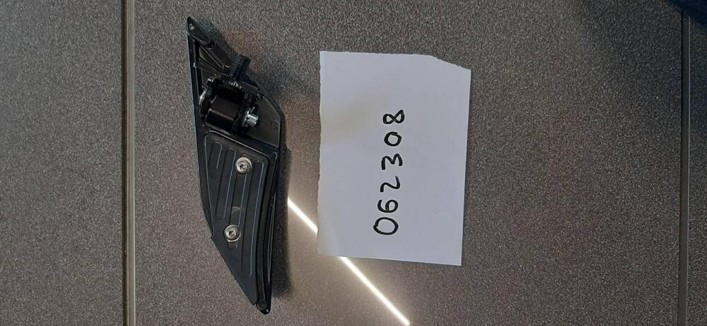 Pedana passeggero sx usata per Piaggio Medley 125/ (2)